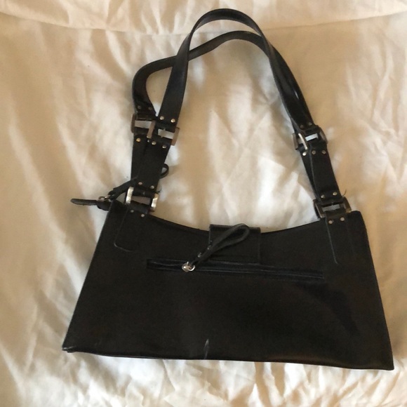 Guess - Picture 2 of 3